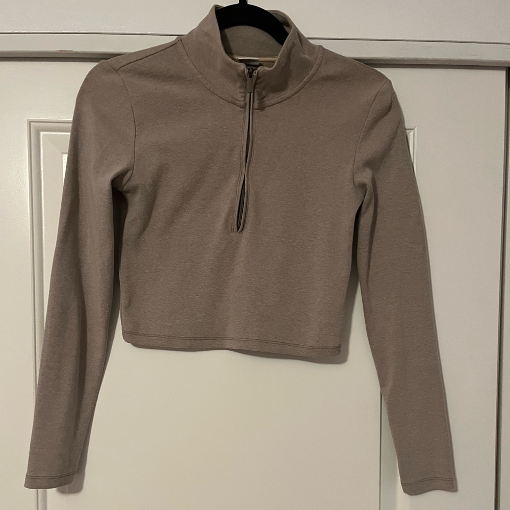 Aritzia- Light greyish-tan cropped quarter zip lingerie sleeve